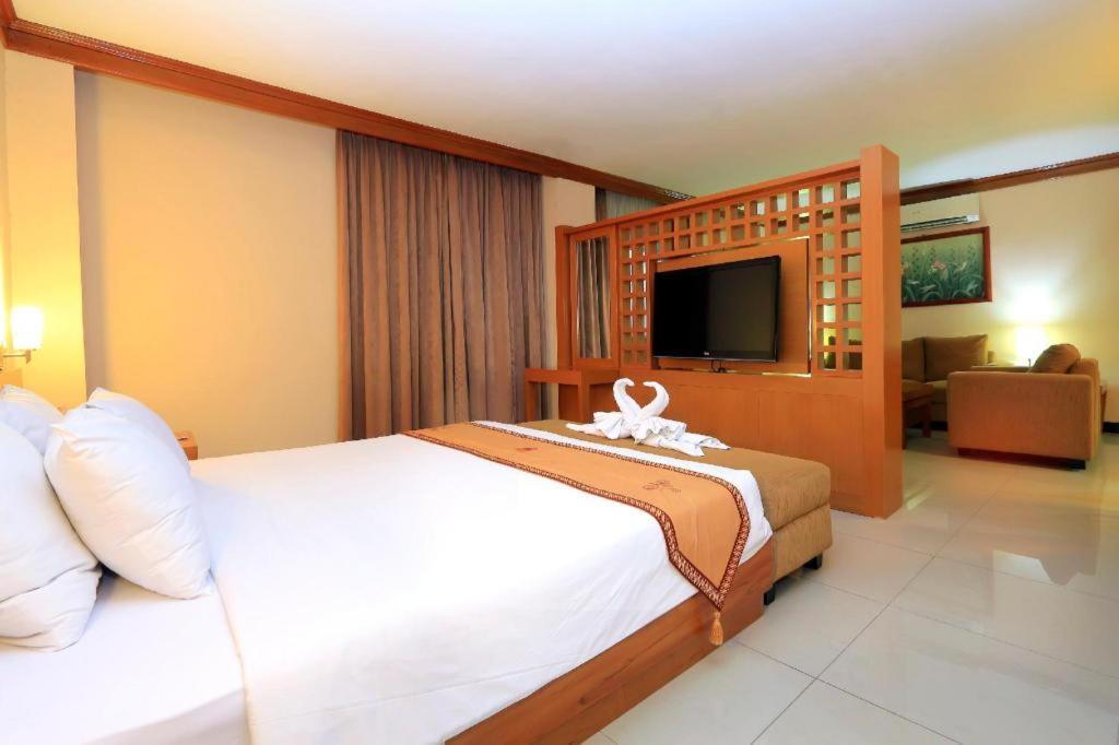 Patra Comfort Jakarta Bagian luar foto
