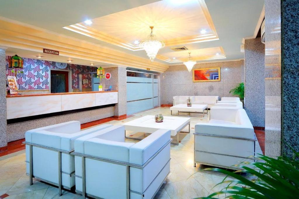 Patra Comfort Jakarta Bagian luar foto