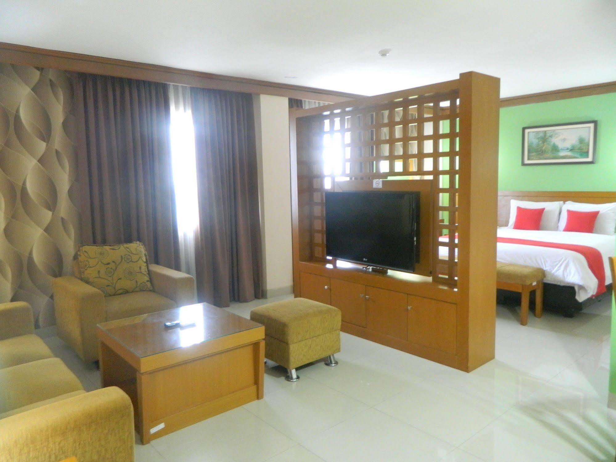 Patra Comfort Jakarta Bagian luar foto