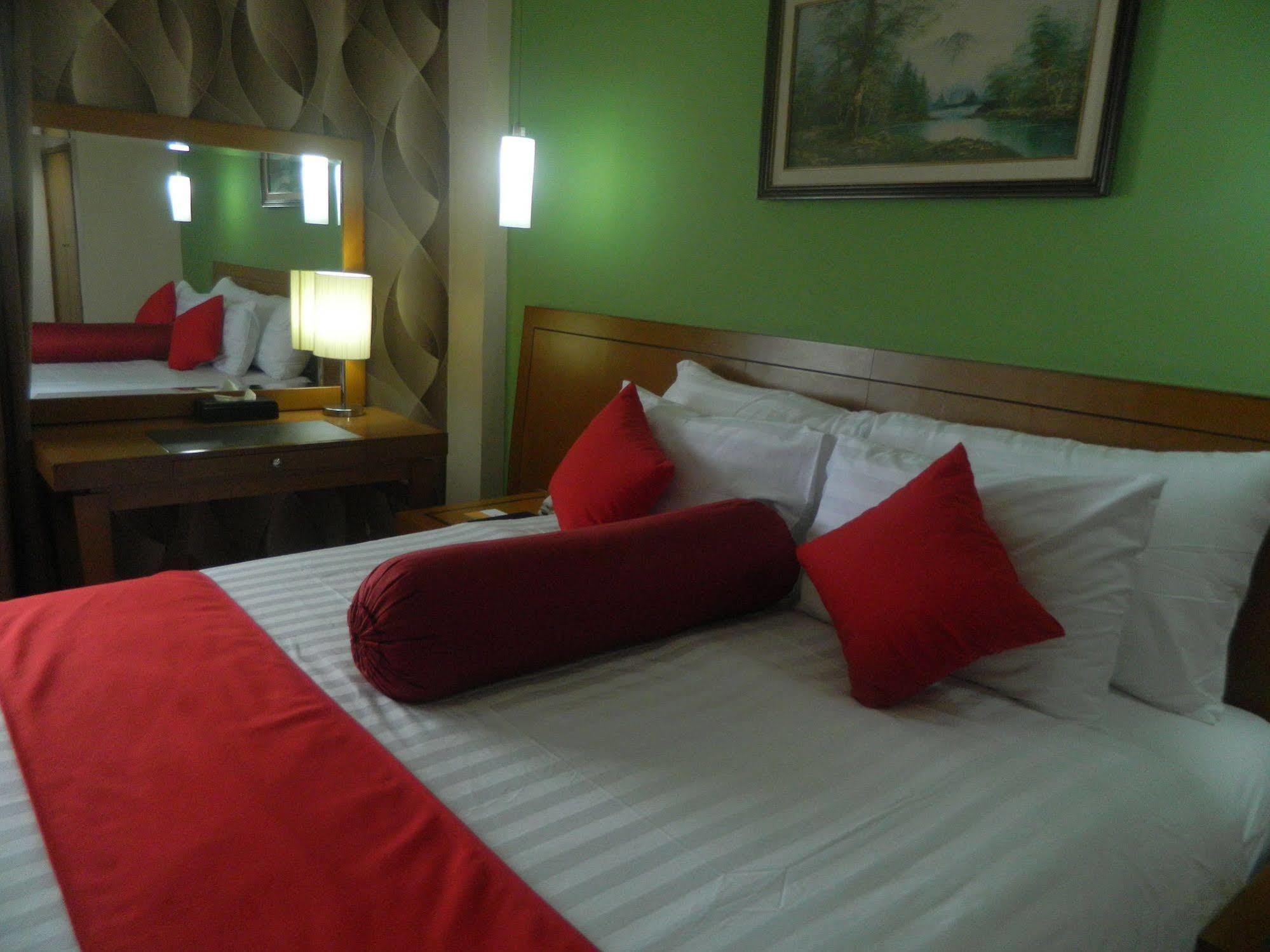 Patra Comfort Jakarta Bagian luar foto