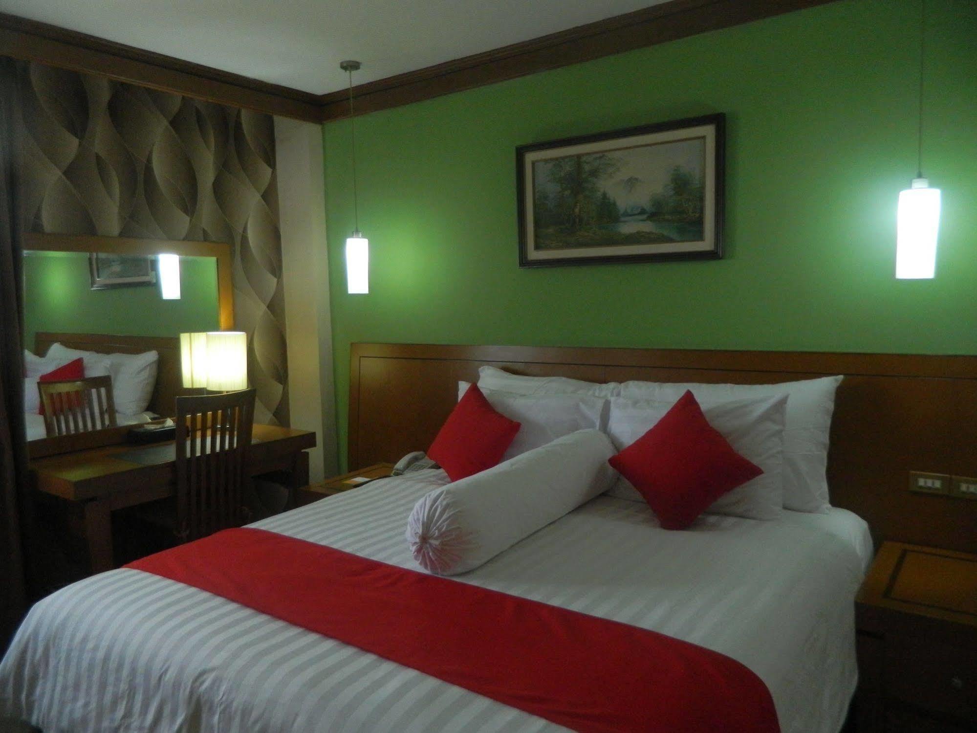 Patra Comfort Jakarta Bagian luar foto