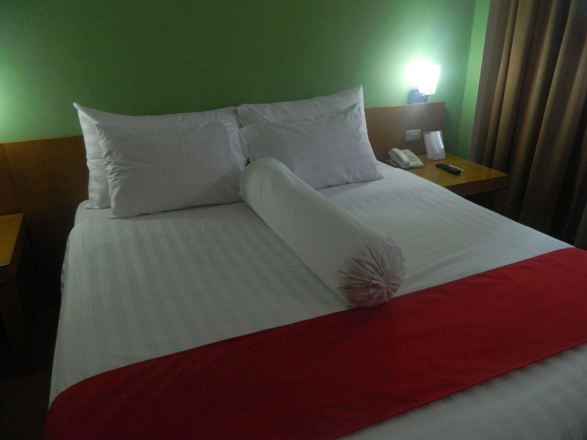 Patra Comfort Jakarta Bagian luar foto