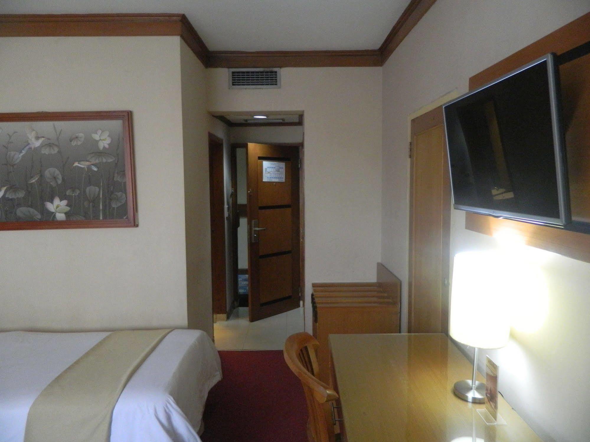 Patra Comfort Jakarta Bagian luar foto