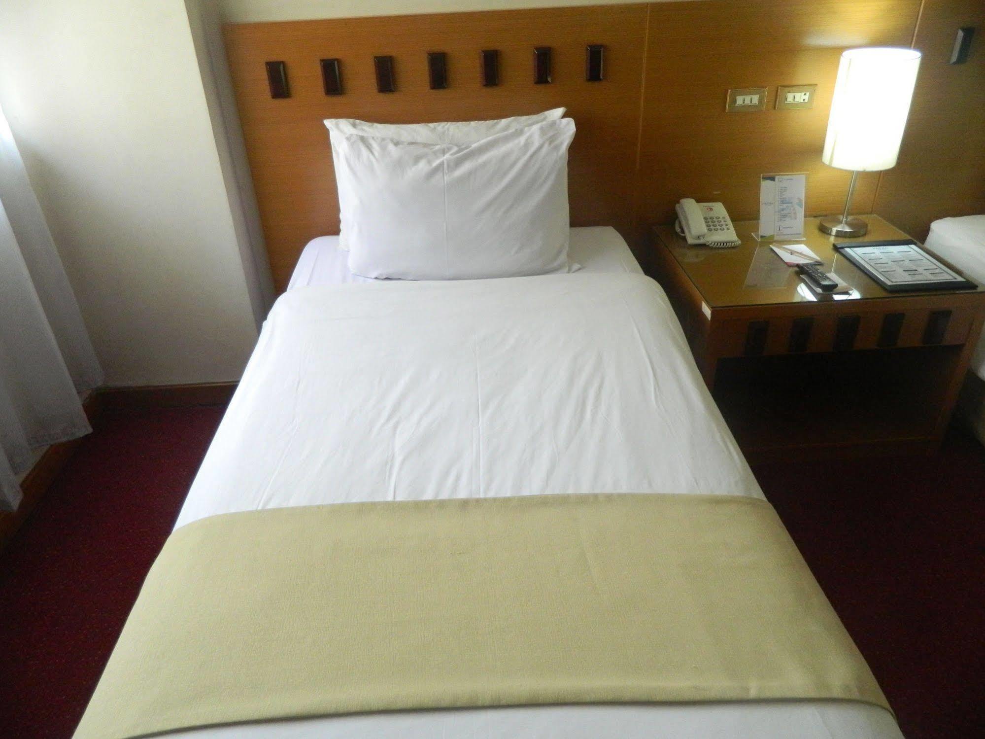 Patra Comfort Jakarta Bagian luar foto